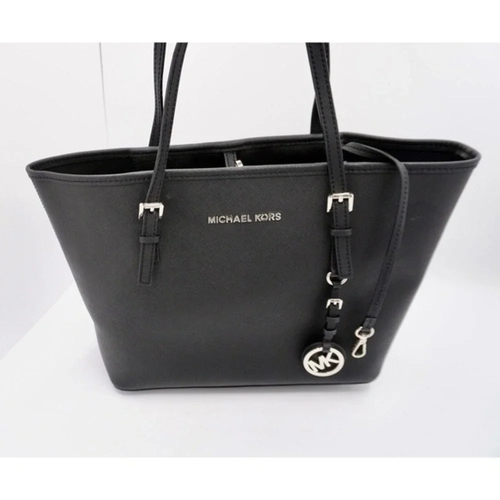 Michael Kors Voyager Medium Tote Bag Black Saffiano Leather Silver‎ Tone 37-03